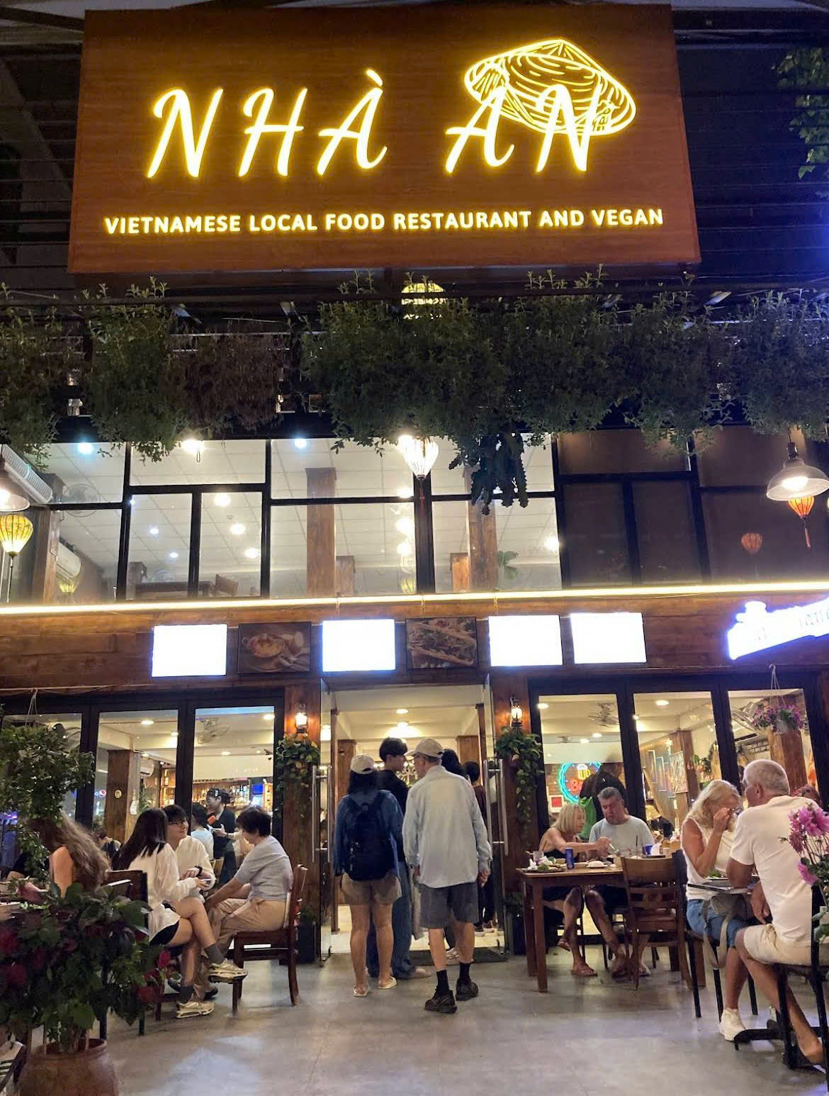 Nhà An - Vietnamese local food restaurant and vegan