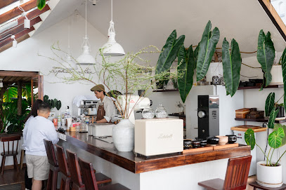 Tiệm cà phê Phía Tây Mặt Trời