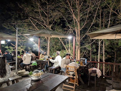 Tiệm nướng trong rừng