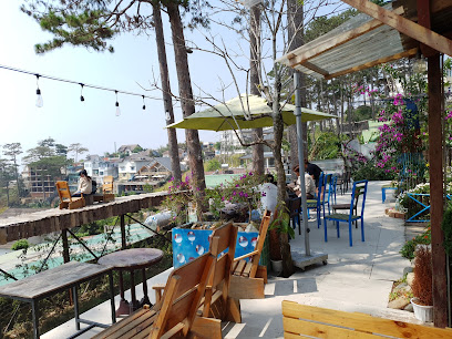 Tiệm cà phê Tổ Chim