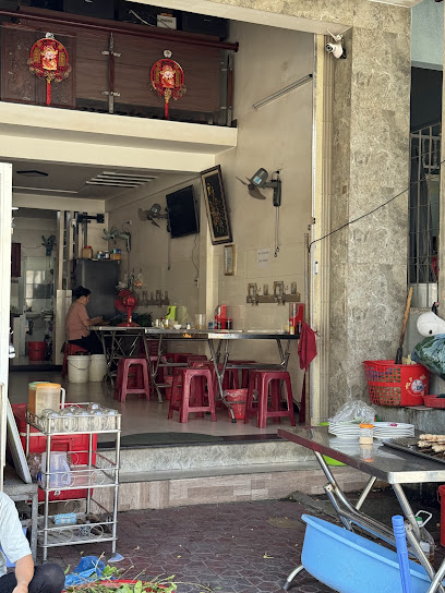 Ram thịt nướng Loan