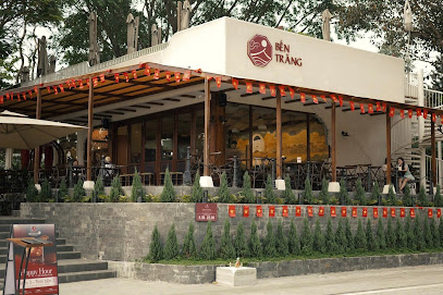Bến Trăng Café & Bistro