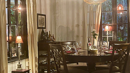 Nhà hàng Dinner at Cim's