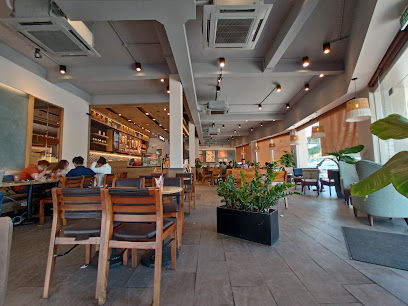 Highlands Coffee Lê Hồng Phong NT