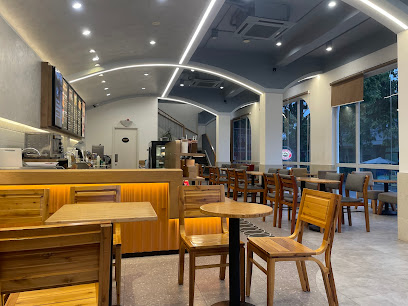 Highlands Coffee 3 Tháng 4 Cam Ranh