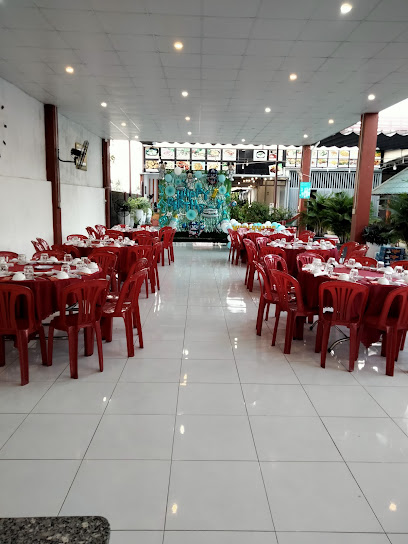 Nhà Hàng Thuyền Về