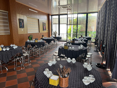 Cơm niêu Nắng Quê