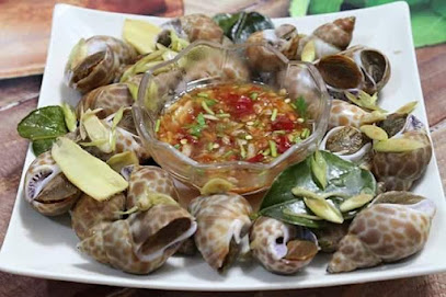 Khánh Linh bún cháo hải sản