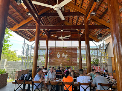 Nhà hàng Cơm niêu Lúa Vàng