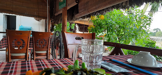 Quán LẠ ( Bờ sông)