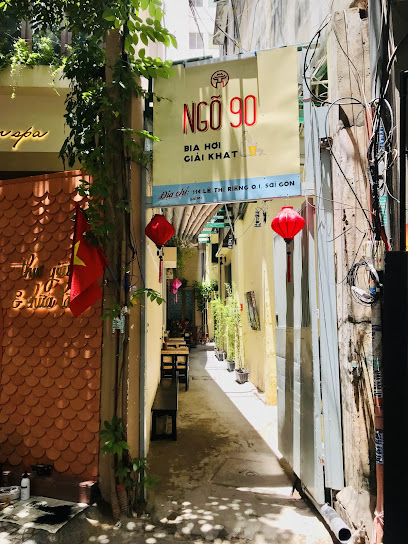 Cơm Gà - Lẩu gà Lá é Ngõ 90