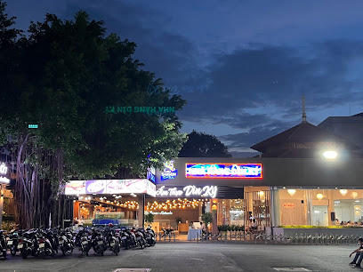 Nhà Hàng Dìn Ký Cộng Hoà