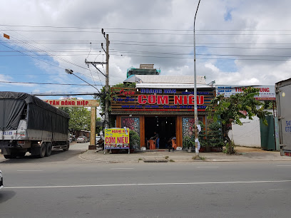 Cơm niêu Hoàng Vân