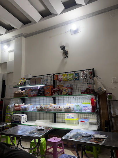 Trà sữa Tạ Tuyết Ngân