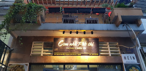 Cơm Nhà Phố Thị