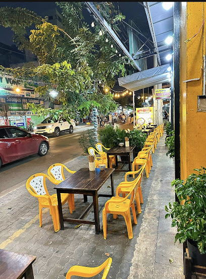 Lẩu Nướng Nhà Vàng