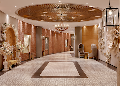 Trống Đồng Palace Hoàng Quốc Việt