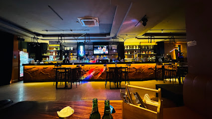 The One - Pub - Restaurant - Rooftop PoolBar