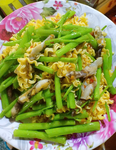 QUÁN ỐC BỤI BỤI