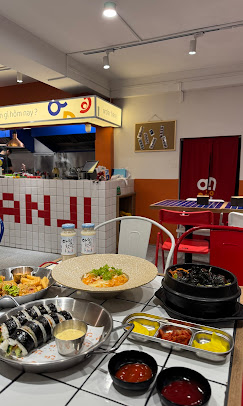 Anji - Đồ ăn nhanh Hàn Quốc - Hoàng Ngân