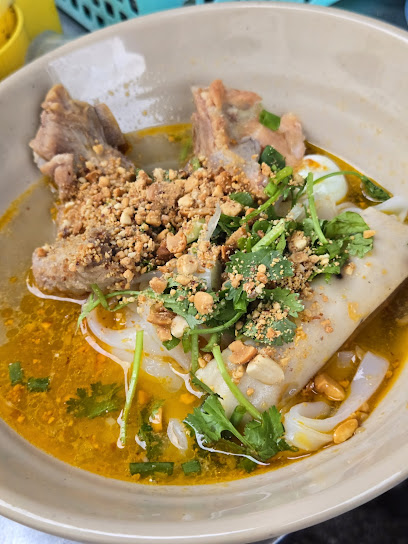 Tiệm Mì Xứ Quảng Dì Ba