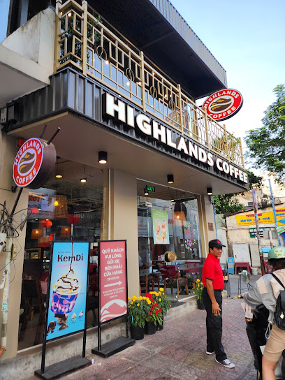 Highlands Coffee - Lê Văn Sỹ - Phú Nhuận