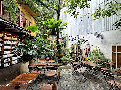 Mây Tropical Cafe & Camping